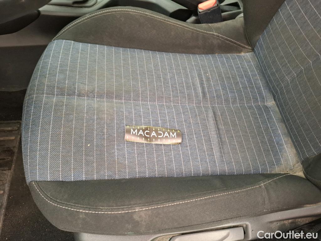  Peugeot  208 PEUGEOT  Affaire / 2019 / 5P / Berline / VU 1.5 BlueHDi 100 S&S Premium #26