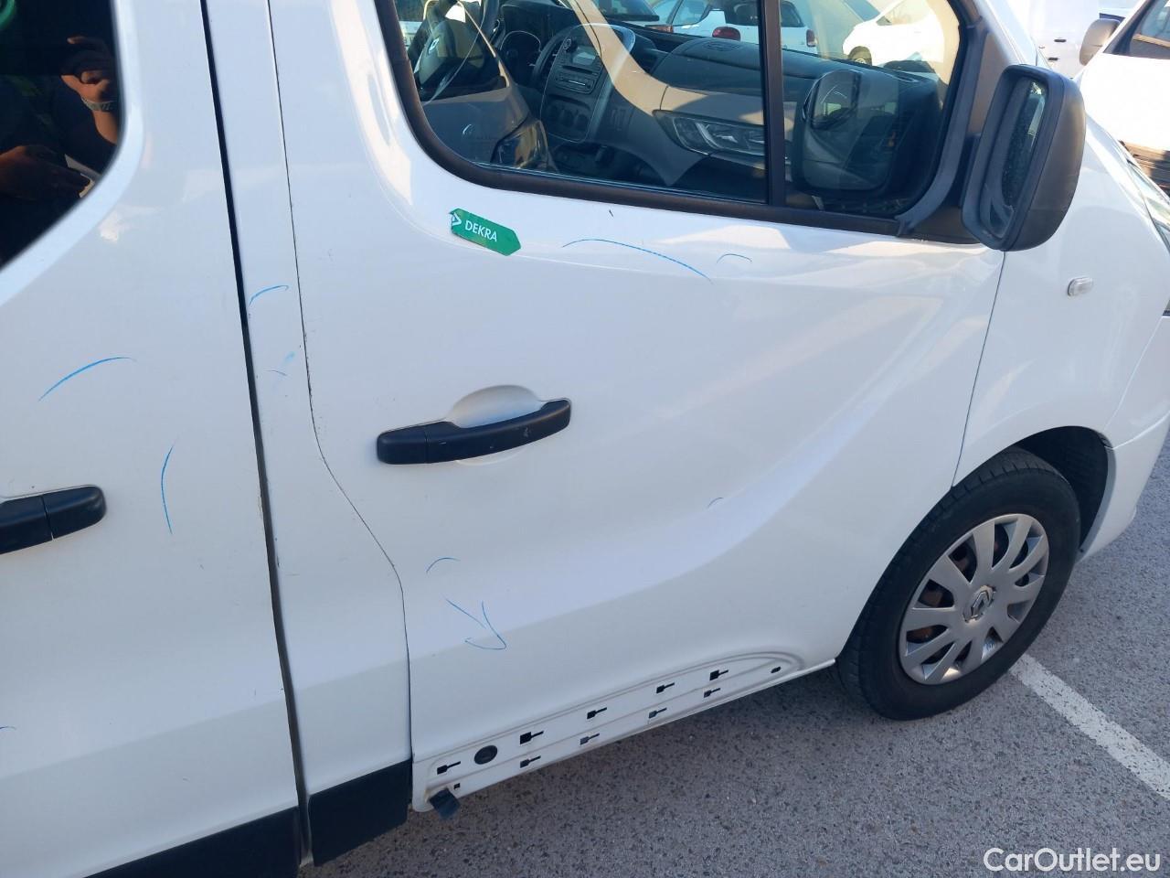  Renault  Trafic RENAULT  / 2014 / 5P / combi Passenger Largo En. dCi 92 kW(125 CV) E6 #37