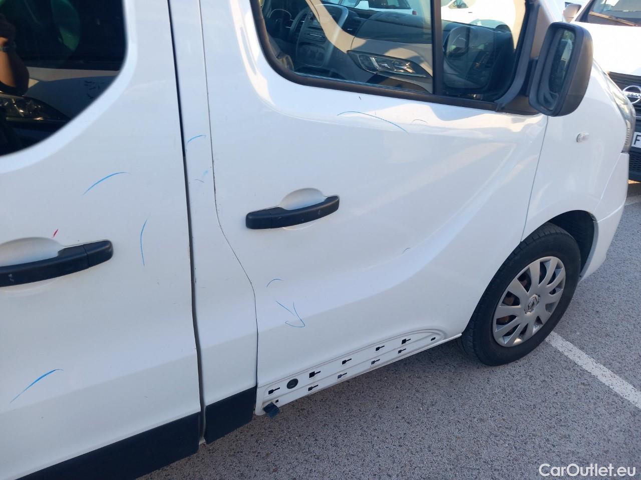  Renault  Trafic RENAULT  / 2014 / 5P / combi Passenger Largo En. dCi 92 kW(125 CV) E6 #38