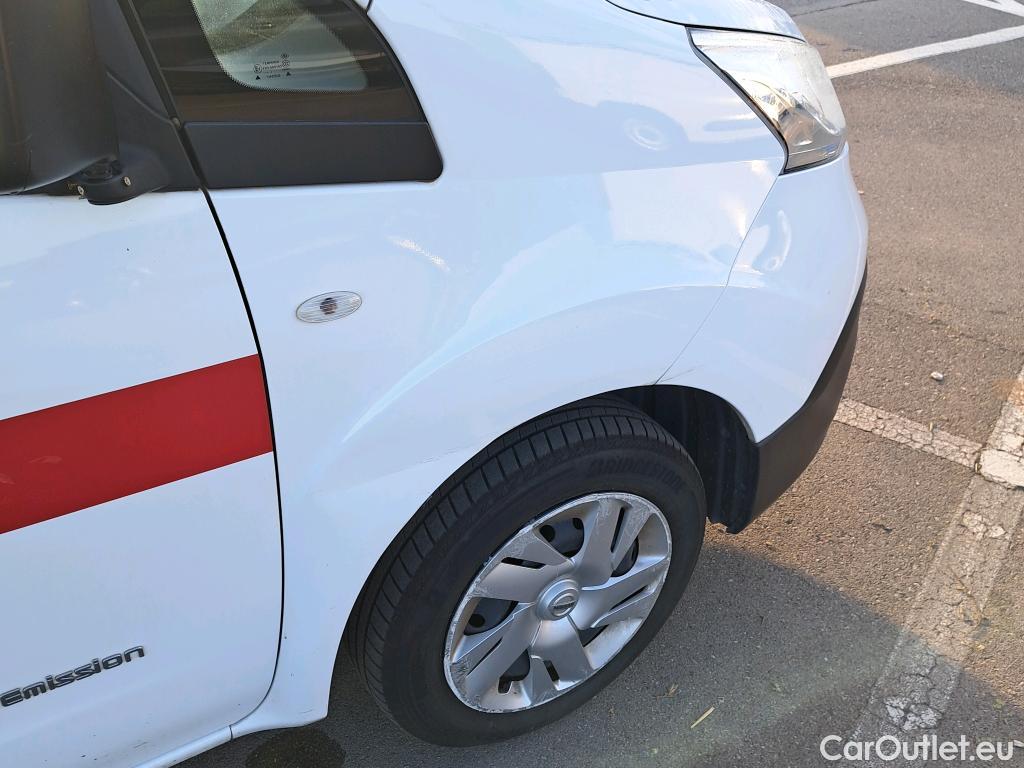  Nissan  NV200 NISSAN e- / 2009 / 4P / furgón Furgón 4p 40 kWh PROFESIONAL #17