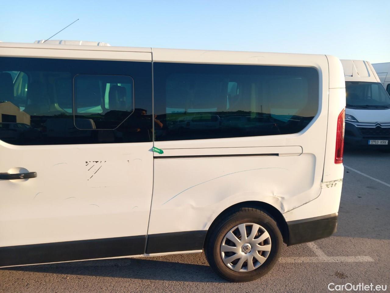  Renault  Trafic RENAULT  / 2014 / 5P / combi Passenger Largo En. dCi 92 kW(125 CV) E6 #22