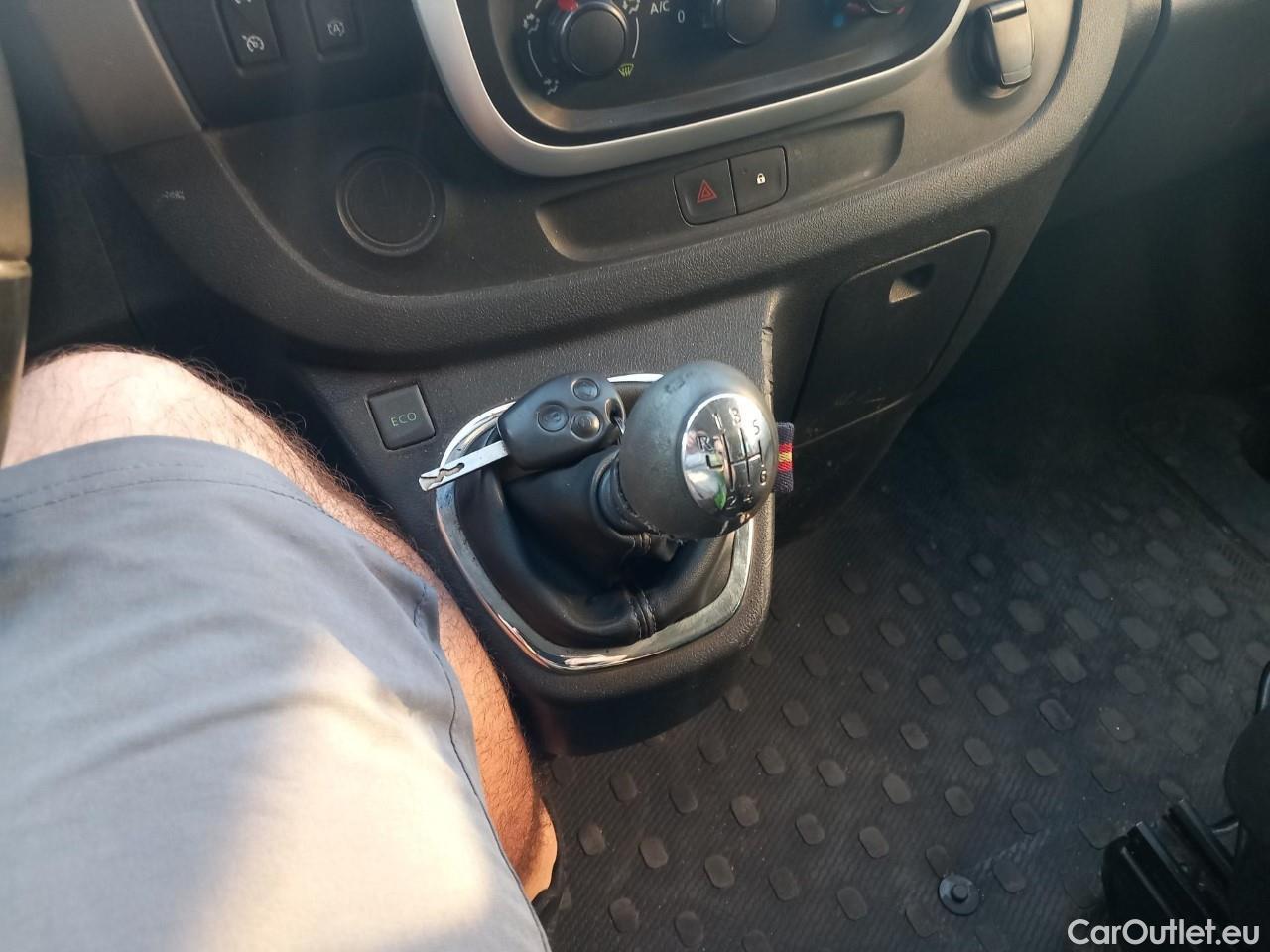  Renault  Trafic RENAULT  / 2014 / 5P / combi Passenger Largo En. dCi 92 kW(125 CV) E6 #9