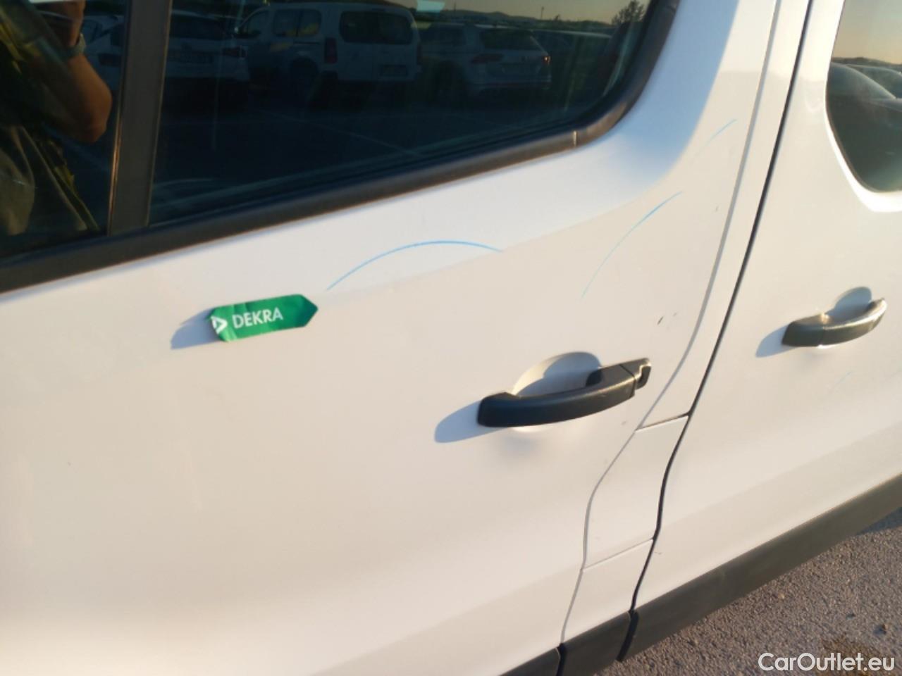  Renault  Trafic RENAULT  / 2014 / 5P / combi Passenger Largo En. dCi 92 kW(125 CV) E6 #17