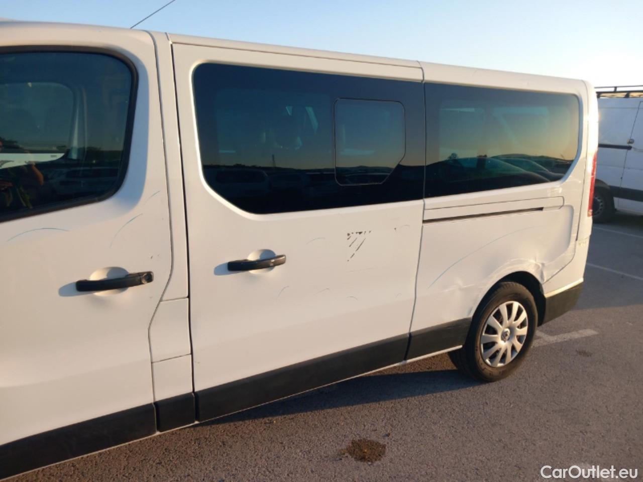  Renault  Trafic RENAULT  / 2014 / 5P / combi Passenger Largo En. dCi 92 kW(125 CV) E6 #20