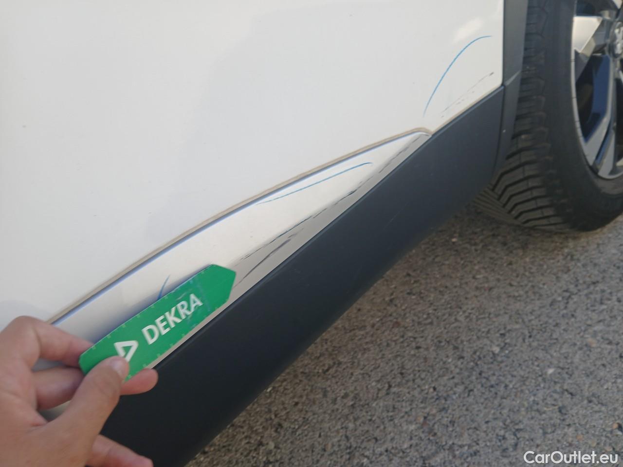  Peugeot  2008  Allure Pack 1.2 PureTech 130CV AT8 E6d #15
