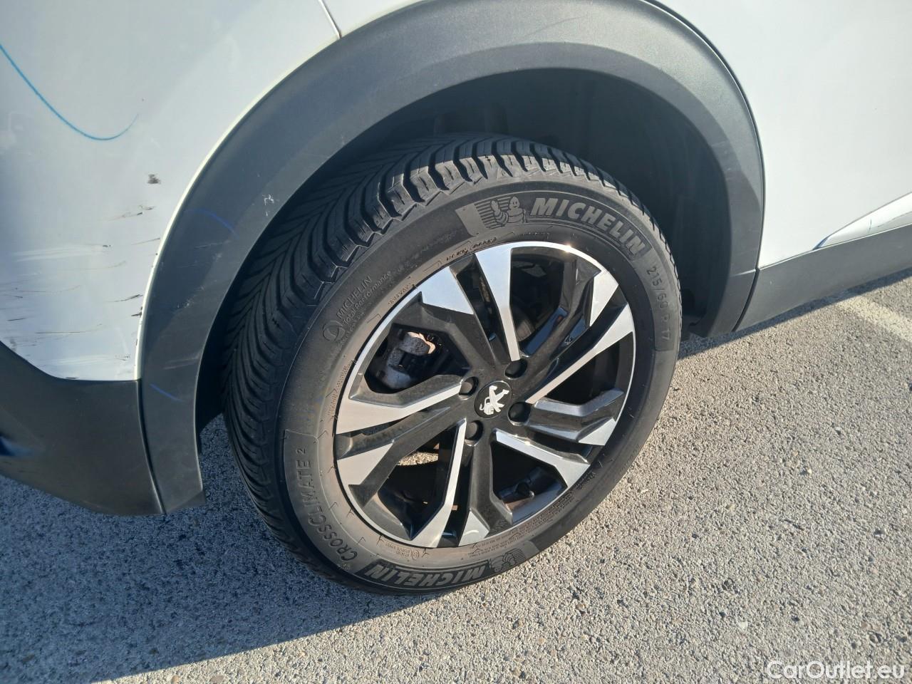  Peugeot  2008  Allure Pack 1.2 PureTech 130CV AT8 E6d #34