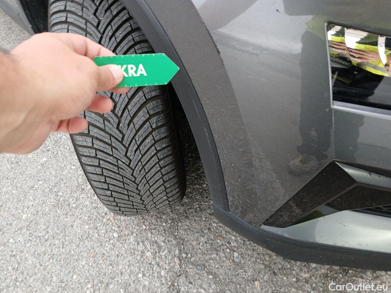 Skoda  Karoq SKODA  / 2021 / 5P / todoterreno 2.0 TDI 85kW (115CV) Ambition (AC3) #16