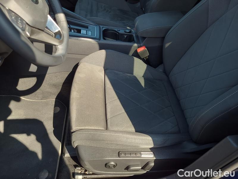  Volkswagen  Golf  VIII Variant (CG5) 2020 Var.1.5 eTSI 110 Style AT #10