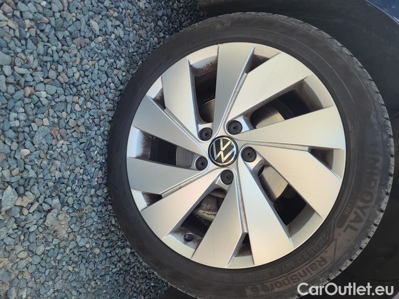  Volkswagen  Golf  VIII Variant (CG5) 2020 Var.1.5 eTSI 110 Style AT #3