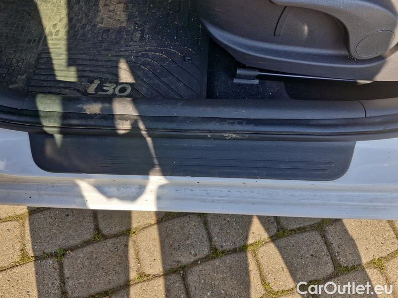  Hyundai  i30   cw (PD)(2017->)  kom.1.6CRDi 115 Smart #4