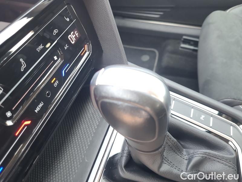  Volkswagen  Passat  Variant (CB5) (2019) Pas.Var.2.0TDI 110 Elegance AT #9