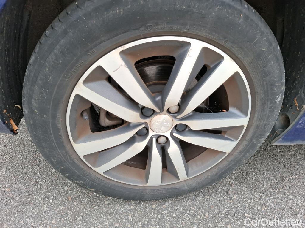  Peugeot  308  Allure Business 1.2 PureTech 130CV BVM6 E6d #37