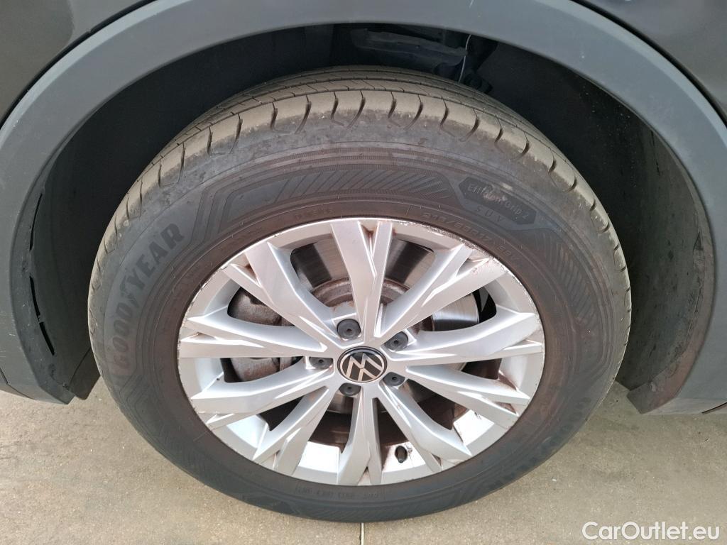  Volkswagen  Tiguan VOLKSWAGEN  / 2020 / 5P / SUV 1.4 eHybrid 245 DSG6 Life Business #14