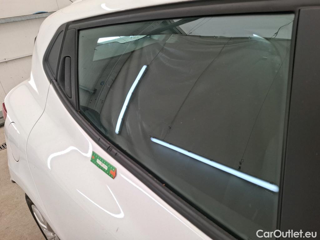  Renault  Clio  IV Air MediaNav 1.5 dCi 75CV BVM5 E6 #15