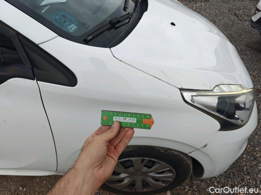  Peugeot  208  Active 1.5 HDi #40