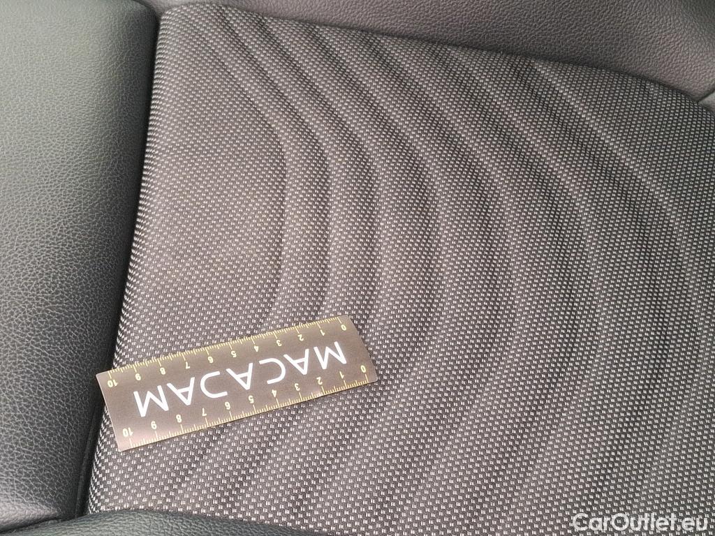  Mercedes  A-Klasse MERCEDES-BENZ Classe A Compact 5p Berline A 180 Business Line #33