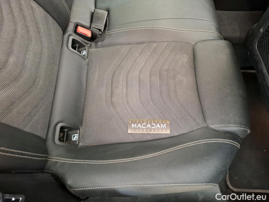  Mercedes  A-Klasse MERCEDES-BENZ Classe A Compact / 2018 / 5P / Berline A 180 d Business Line #31