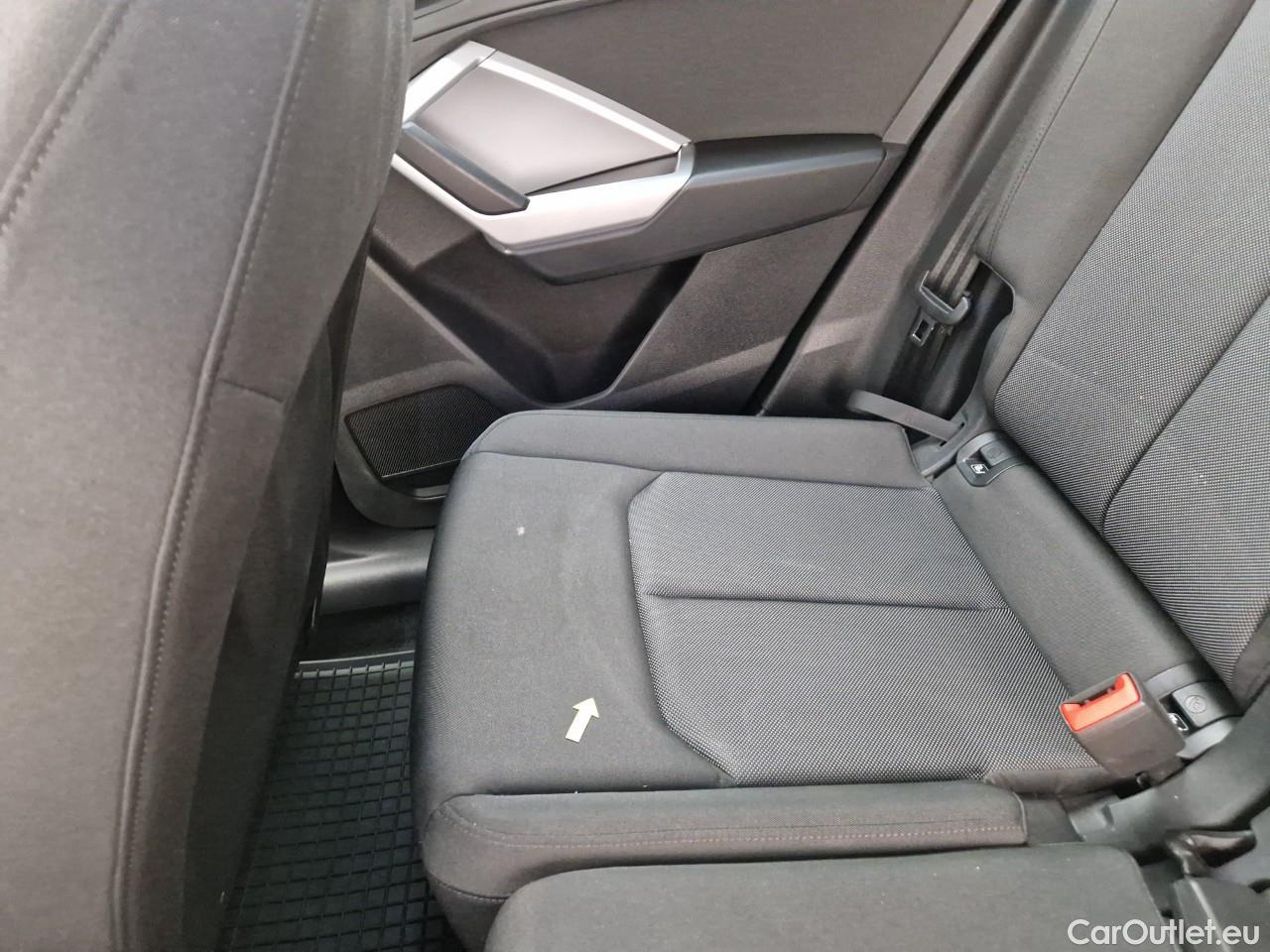  Audi  Q3  Sportback 35 TDI quattro W3 #23