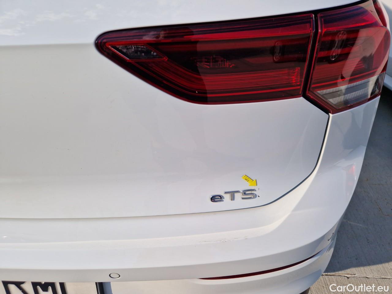  Volkswagen  Golf  Life 1.5 eTSI ACT DSG mild-Hybrid #45