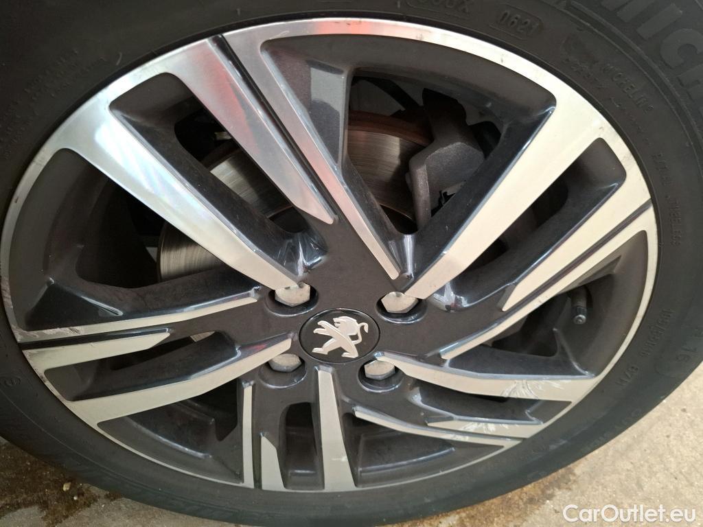  Peugeot  208  Allure Business 1.5 HDi 100CV BVM6 E6d #17