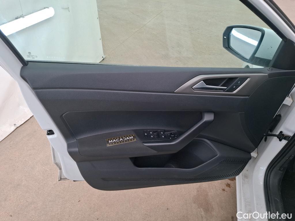  Volkswagen  Polo  VI Lounge Business 1.0 80CV BVM5 E6d #10