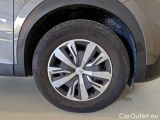  Peugeot  2008 PEUGEOT  / 2019 / 5P / CROSSOVER BLUEHDI 110 ACTIVE S/S #17