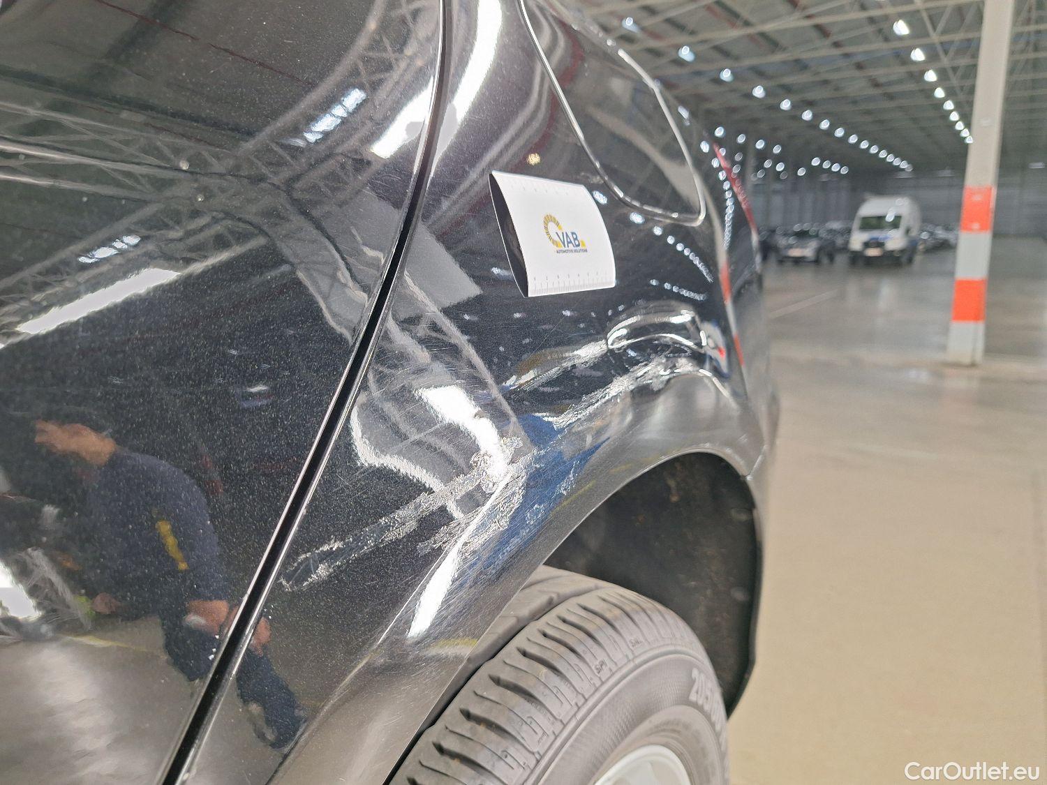  Mercedes  A-Klasse Mercedes, A-Class Berline '18, Mercedes-Benz  Limousine A 180d Business S #12