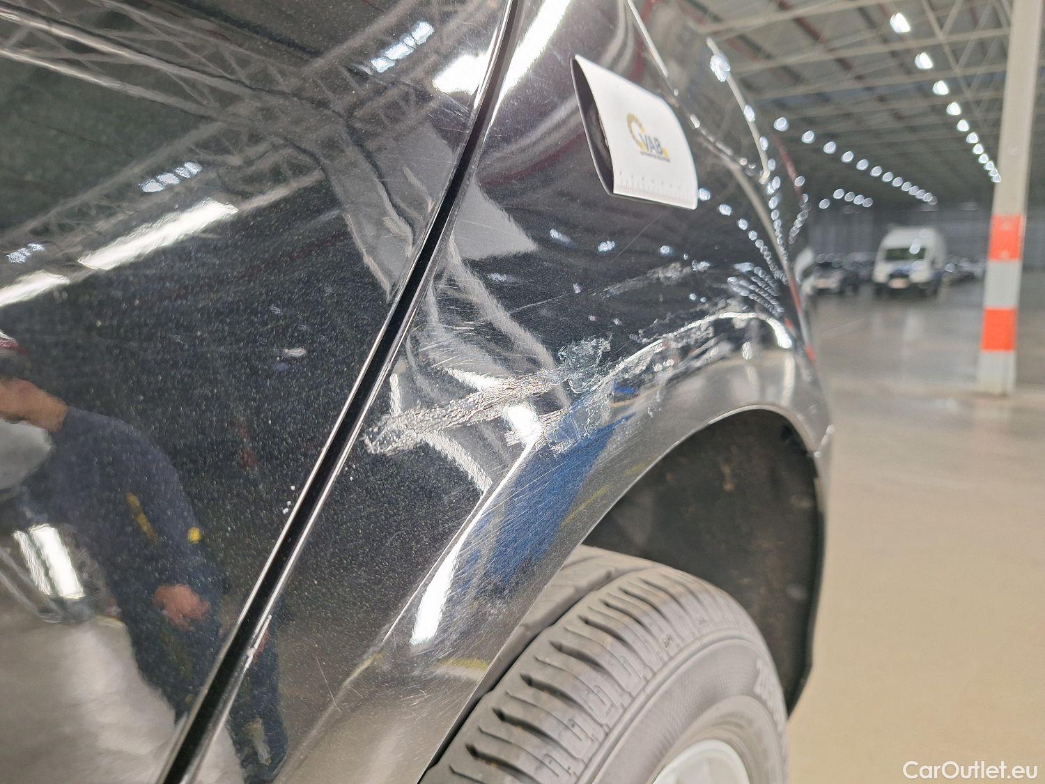  Mercedes  A-Klasse Mercedes, A-Class Berline '18, Mercedes-Benz  Limousine A 180d Business S #13
