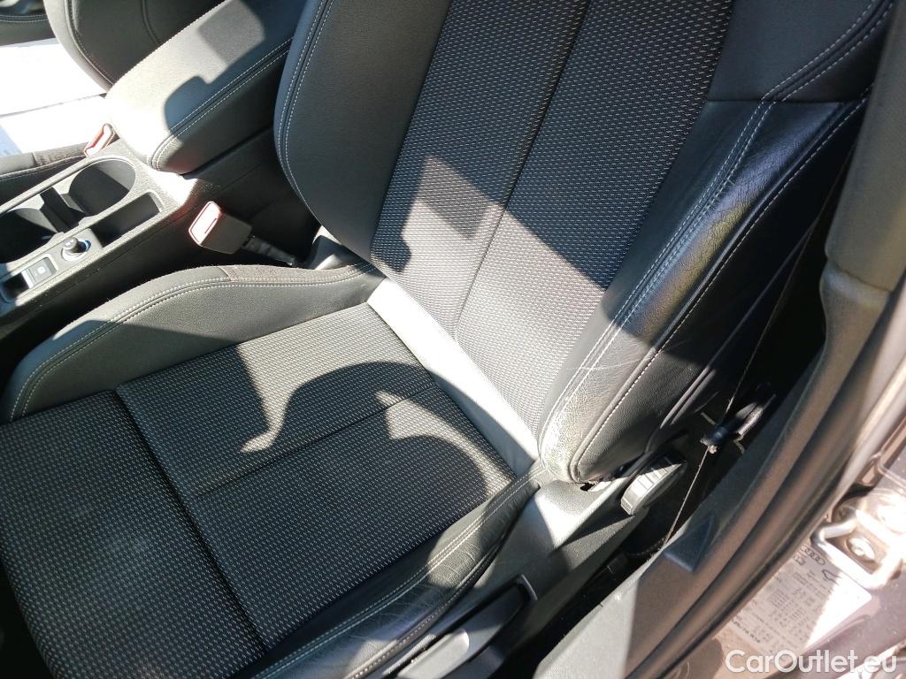  Audi  A3 AUDI  / 2020 / 5P / berlina con portón Sportback Genuine Ed 35 TDI 110kW S tron #1