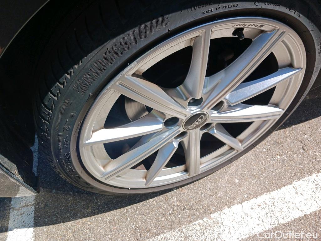  Audi  A3 AUDI  / 2020 / 5P / berlina con portón Sportback Genuine Ed 35 TDI 110kW S tron #11