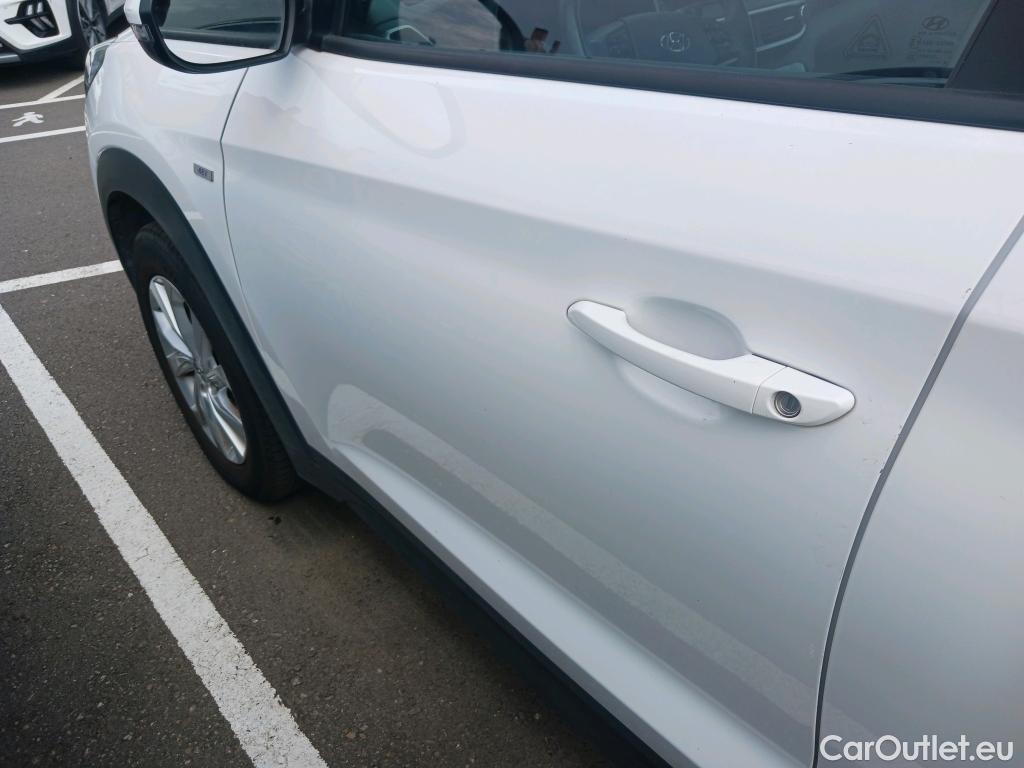  Hyundai  Tucson HYUNDAI  / 2018 / 5P / todoterreno 1.6 CRDI 85kW (116CV) 48V SLE 4X2(SP)(SL) #32