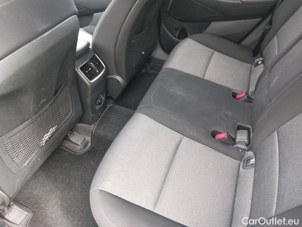 Hyundai  Tucson HYUNDAI  / 2018 / 5P / todoterreno 1.6 CRDI 85kW (116CV) 48V SLE 4X2(SP)(SL) #26