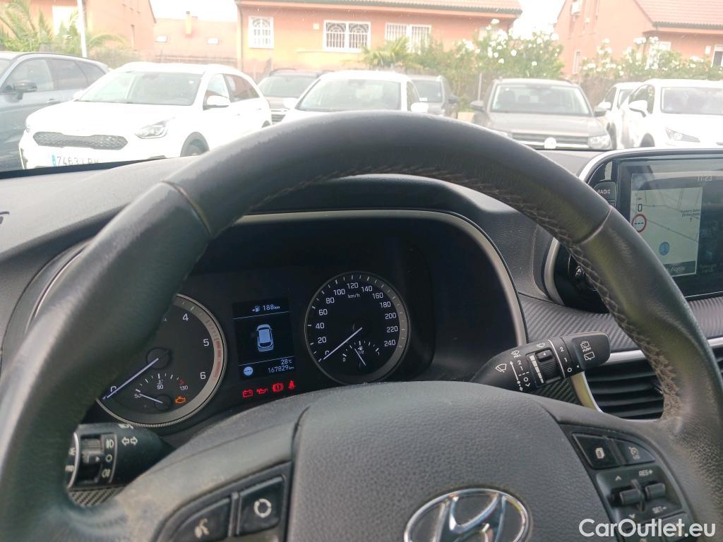  Hyundai  Tucson HYUNDAI  / 2018 / 5P / todoterreno 1.6 CRDI 85kW (116CV) 48V SLE 4X2(SP)(SL) #15