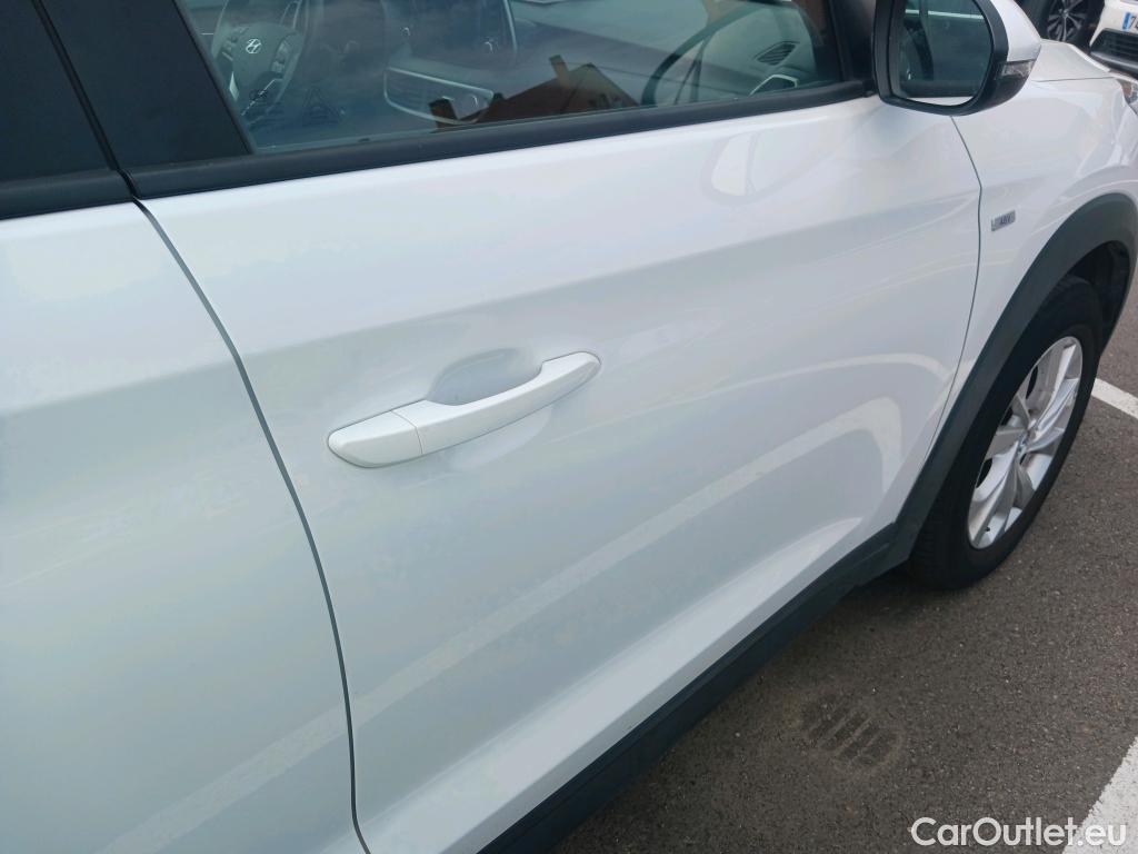  Hyundai  Tucson HYUNDAI  / 2018 / 5P / todoterreno 1.6 CRDI 85kW (116CV) 48V SLE 4X2(SP)(SL) #38