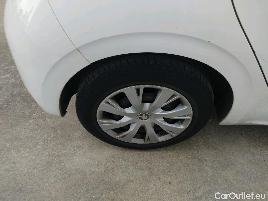  Peugeot  208  Active 1.5 HDi #30