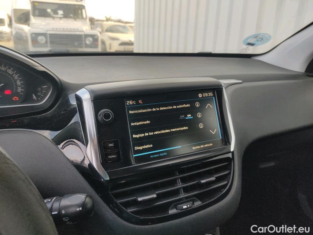  Peugeot  208  Active 1.5 HDi #17