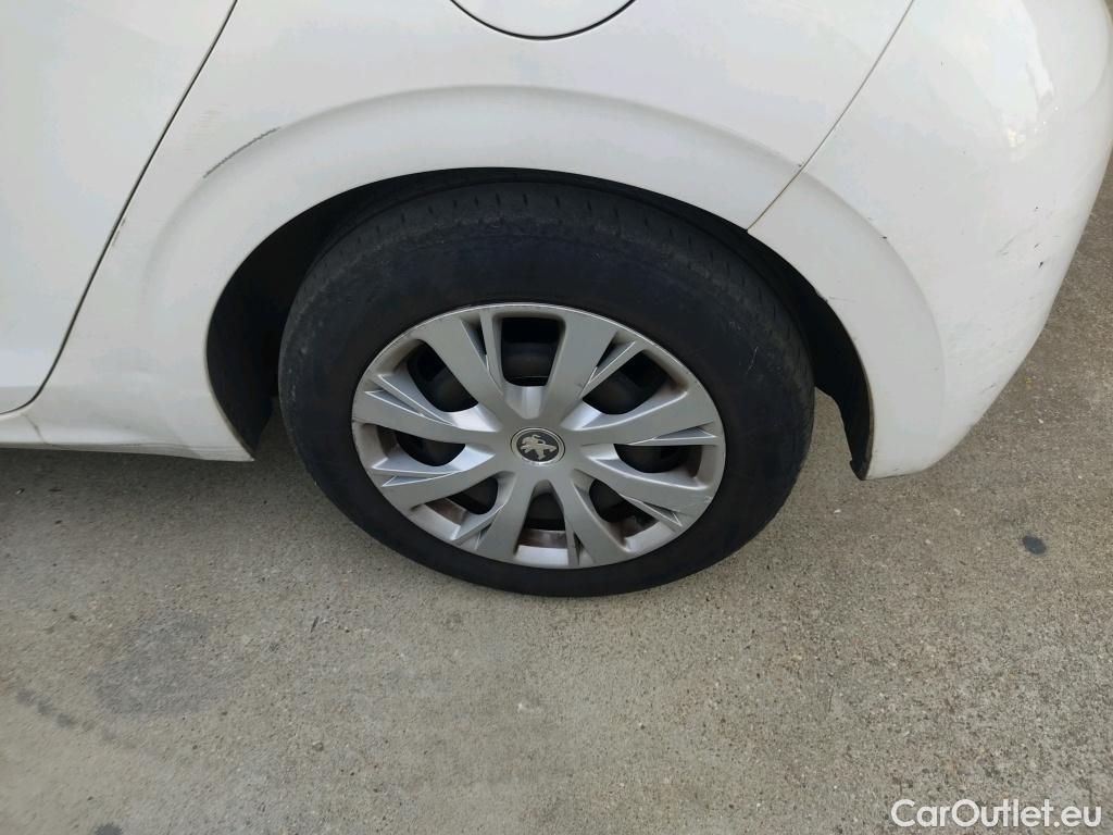  Peugeot  208  Active 1.5 HDi #32