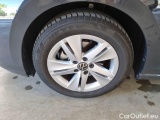  Volkswagen  Golf  VOLKSWAGEN / 2019 / 5P / BERLINA 1.0 ETSI 81KW EVO LIFE DSG #40