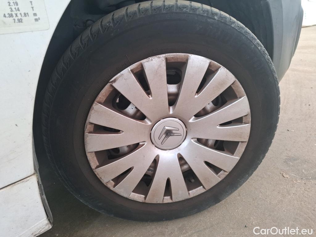  Citroen  Berlingo  Fourgon Club L1 (Court) 1.6 BlueHDi 100CV BVM5 E6 / VENTE SANS CG FAIRE CT POUR DUPLI #31