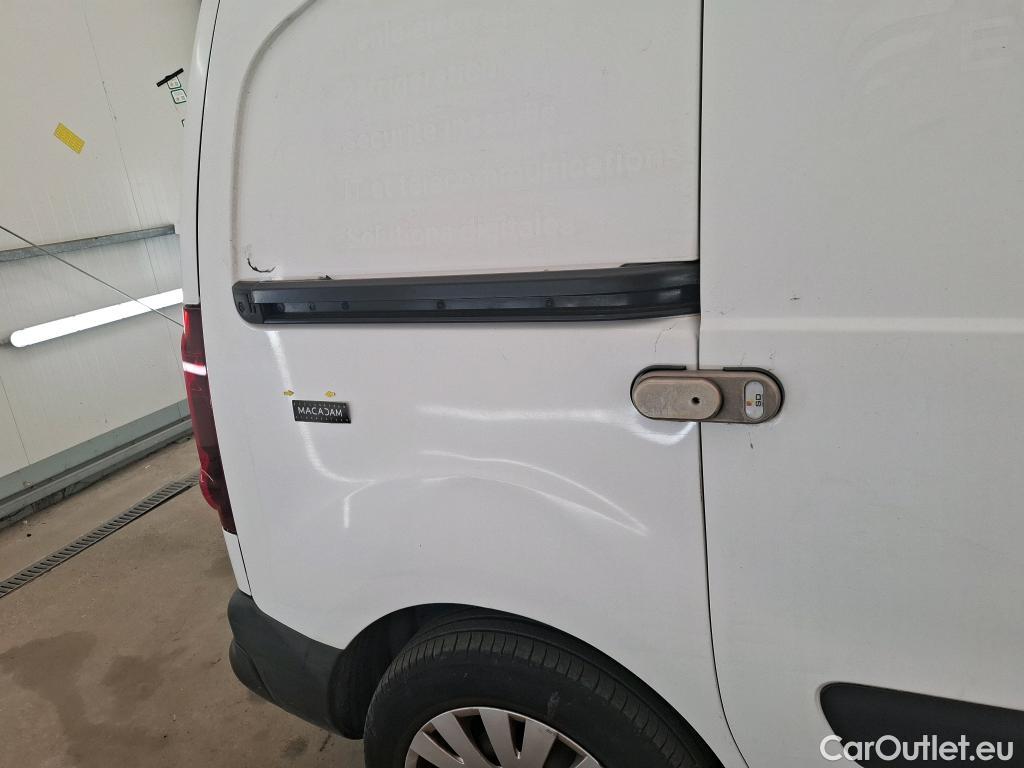  Citroen  Berlingo  Fourgon Club L1 (Court) 1.6 BlueHDi 100CV BVM5 E6 / VENTE SANS CG FAIRE CT POUR DUPLI #17