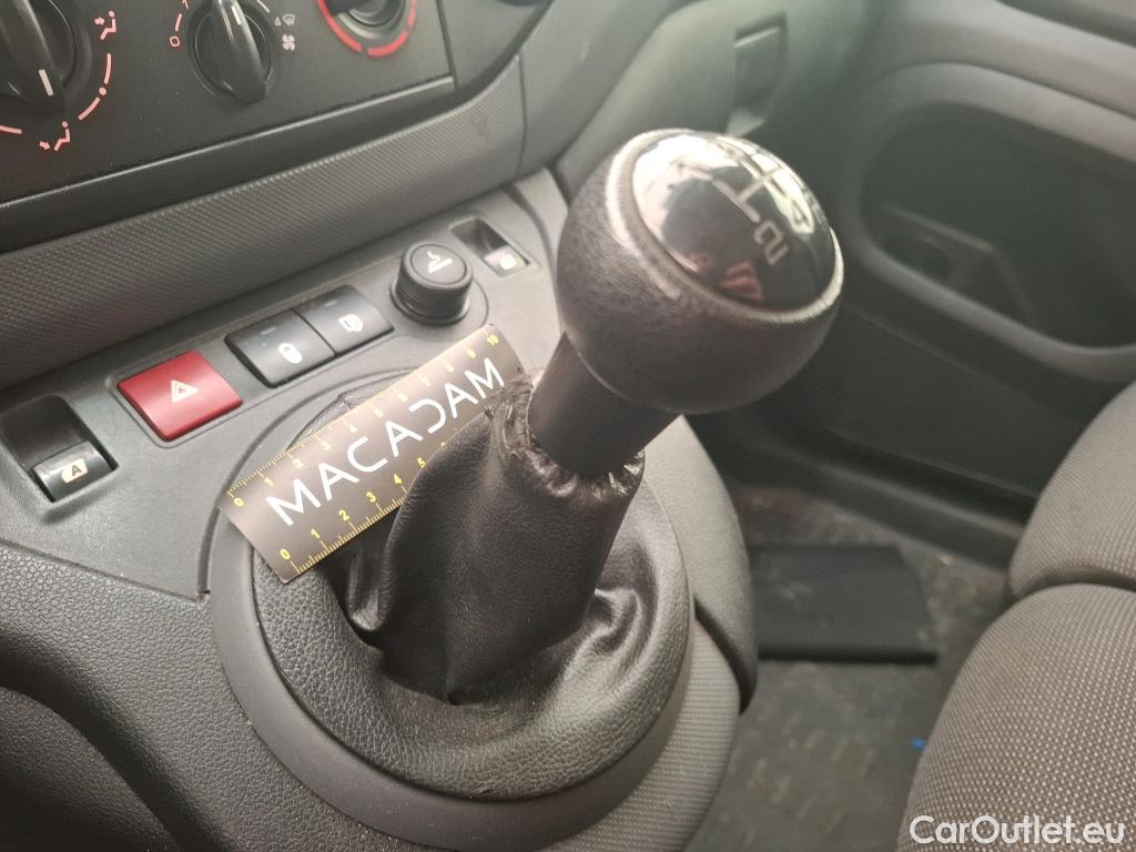  Citroen  Berlingo  Fourgon Club L1 (Court) 1.6 BlueHDi 100CV BVM5 E6 / VENTE SANS CG FAIRE CT POUR DUPLI #22