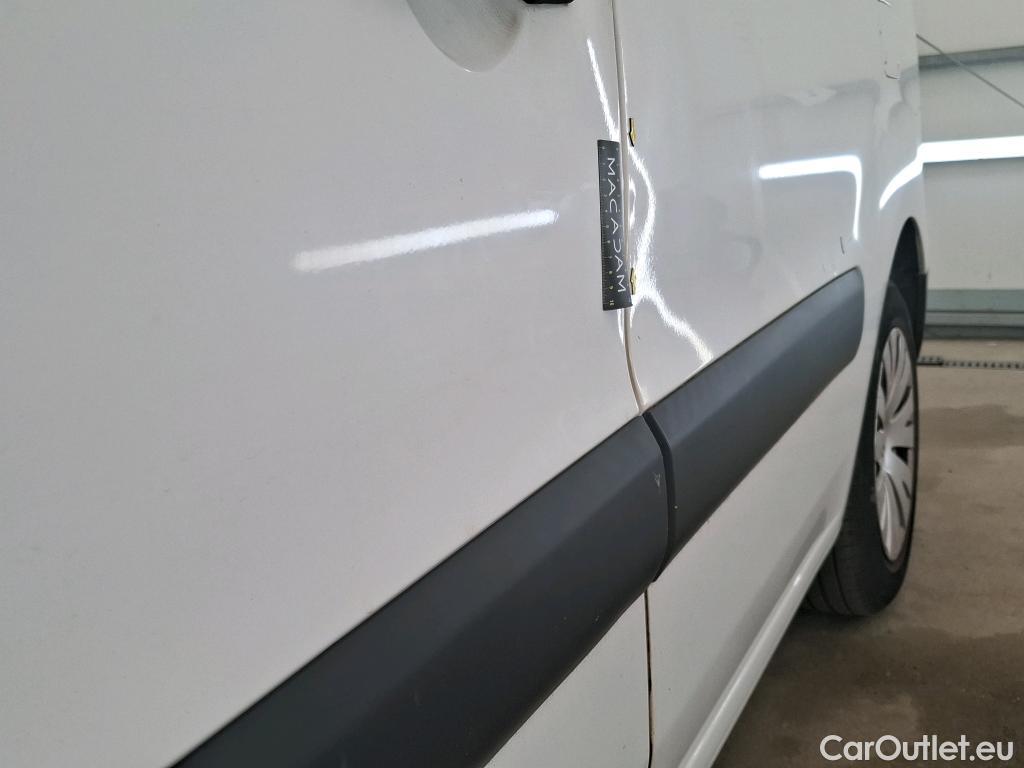  Citroen  Berlingo  Fourgon Club L1 (Court) 1.6 BlueHDi 100CV BVM5 E6 / VENTE SANS CG FAIRE CT POUR DUPLI #4