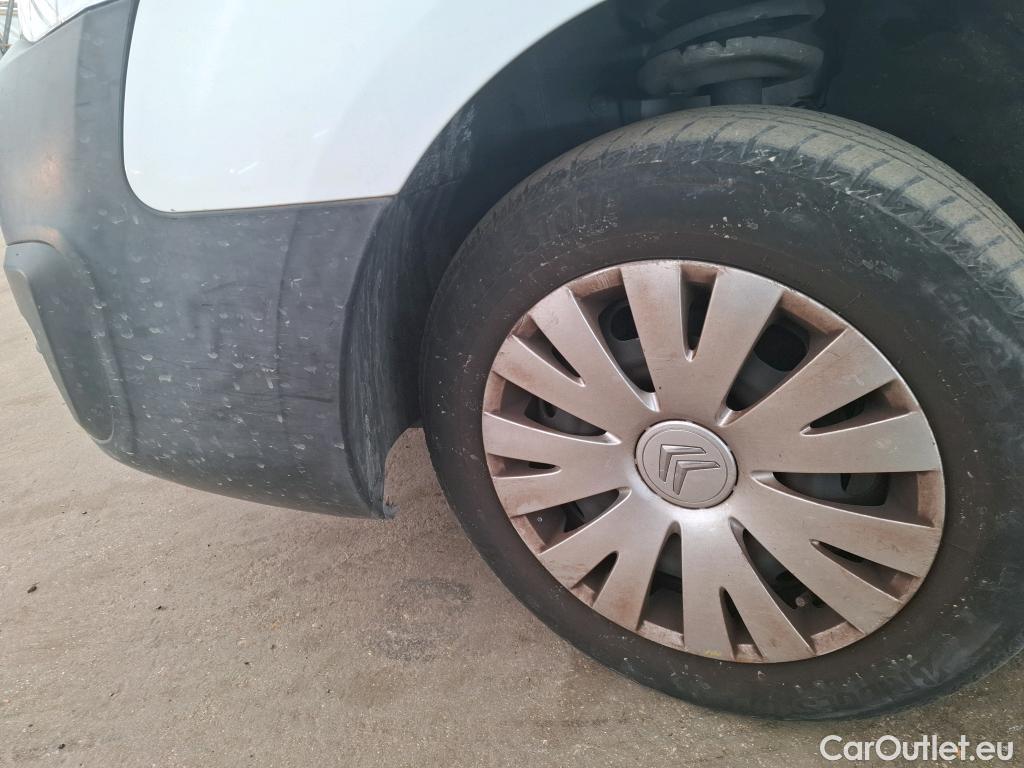  Citroen  Berlingo  Fourgon Club L1 (Court) 1.6 BlueHDi 100CV BVM5 E6 / VENTE SANS CG FAIRE CT POUR DUPLI #24