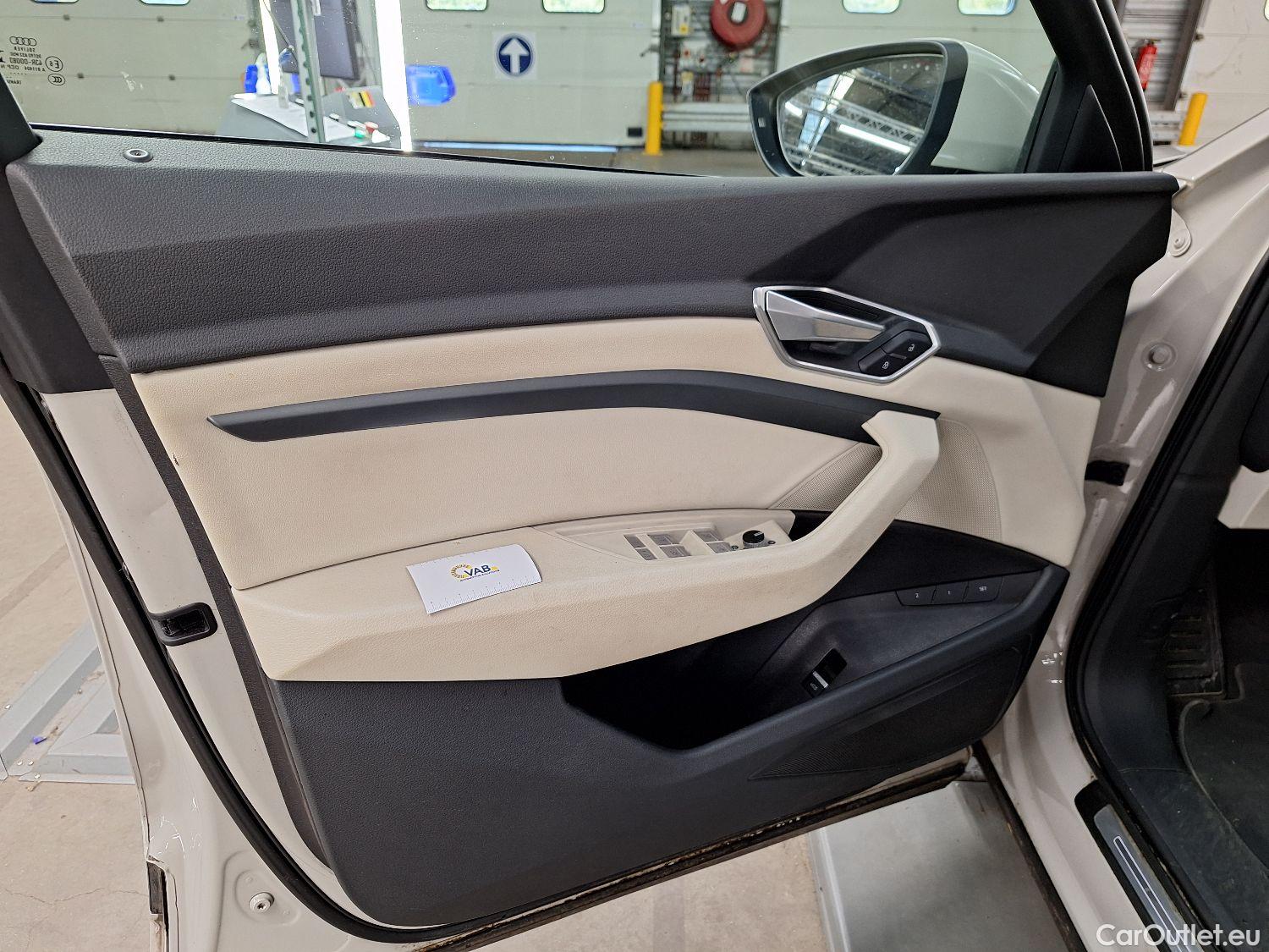  Audi  E-TRON Audi,  '19 BEV, Audi  55 Quattro S-Line 5d #54