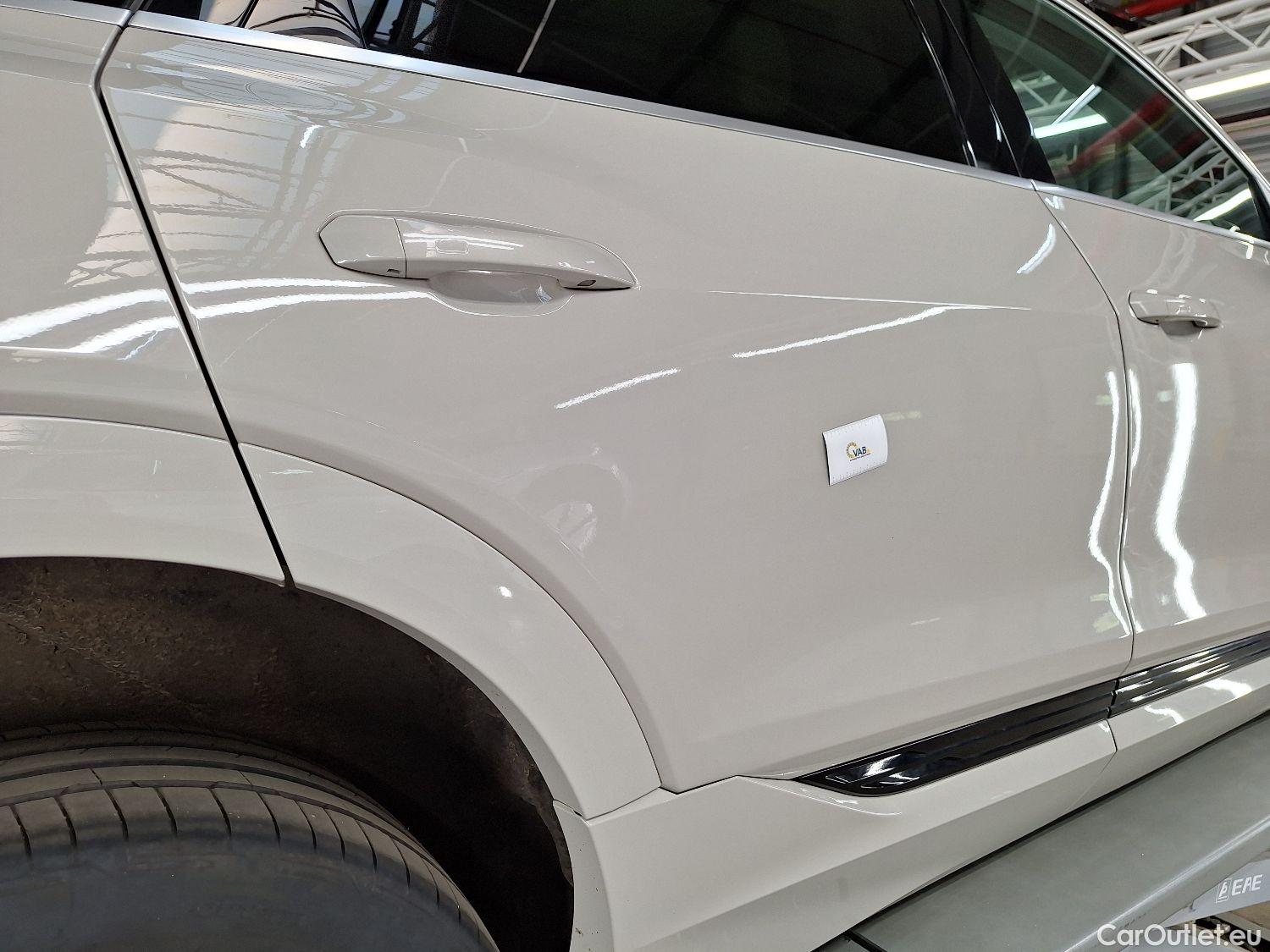  Audi  E-TRON Audi,  '19 BEV, Audi  55 Quattro S-Line 5d #5