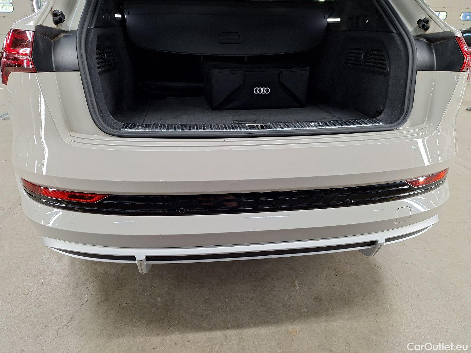  Audi  E-TRON Audi,  '19 BEV, Audi  55 Quattro S-Line 5d #42