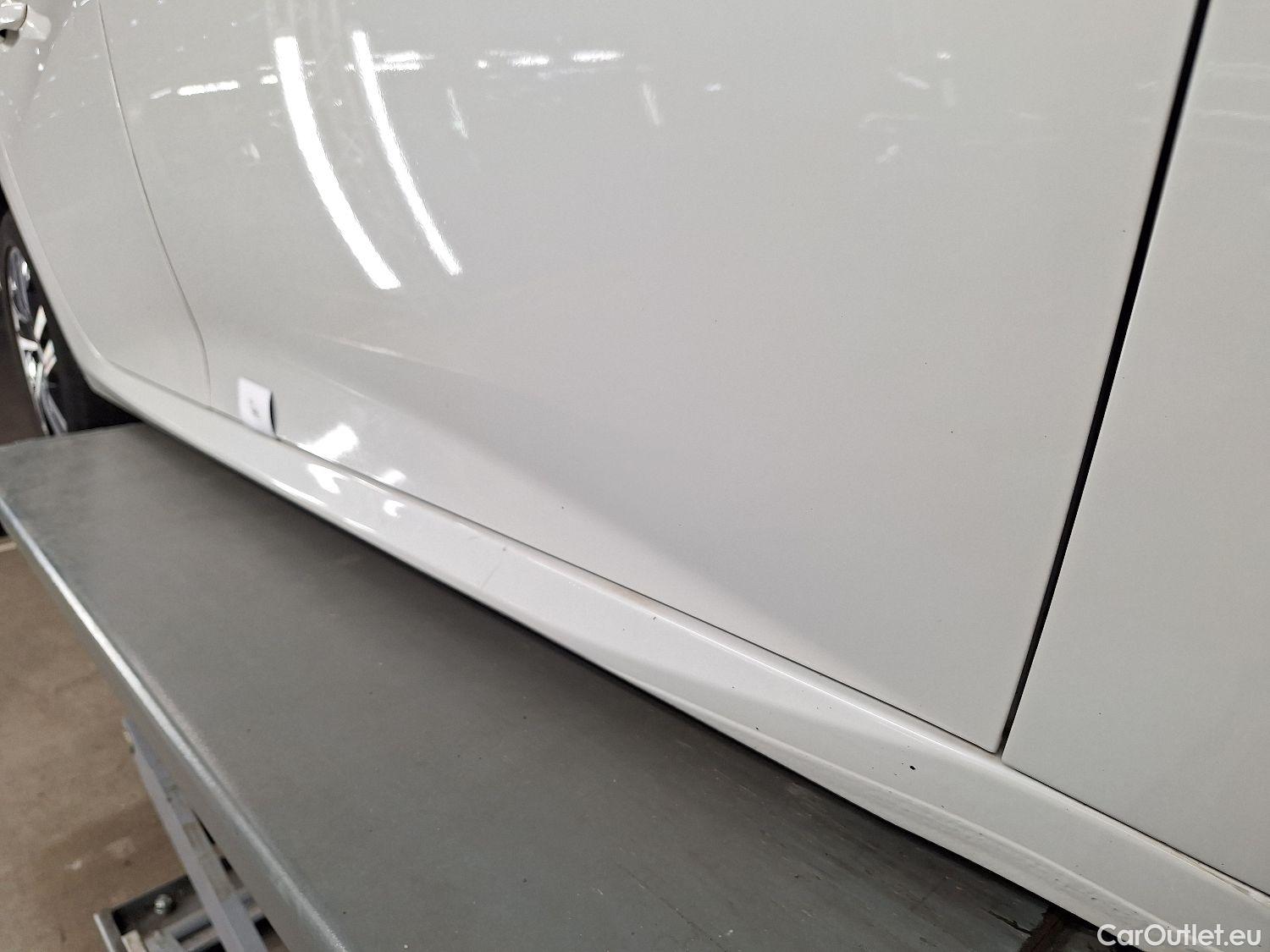  Peugeot  208 Peugeot,  '19, Peugeot  1.2 PureTech 100 EAT8 S&S ?6.3 Allure  #7