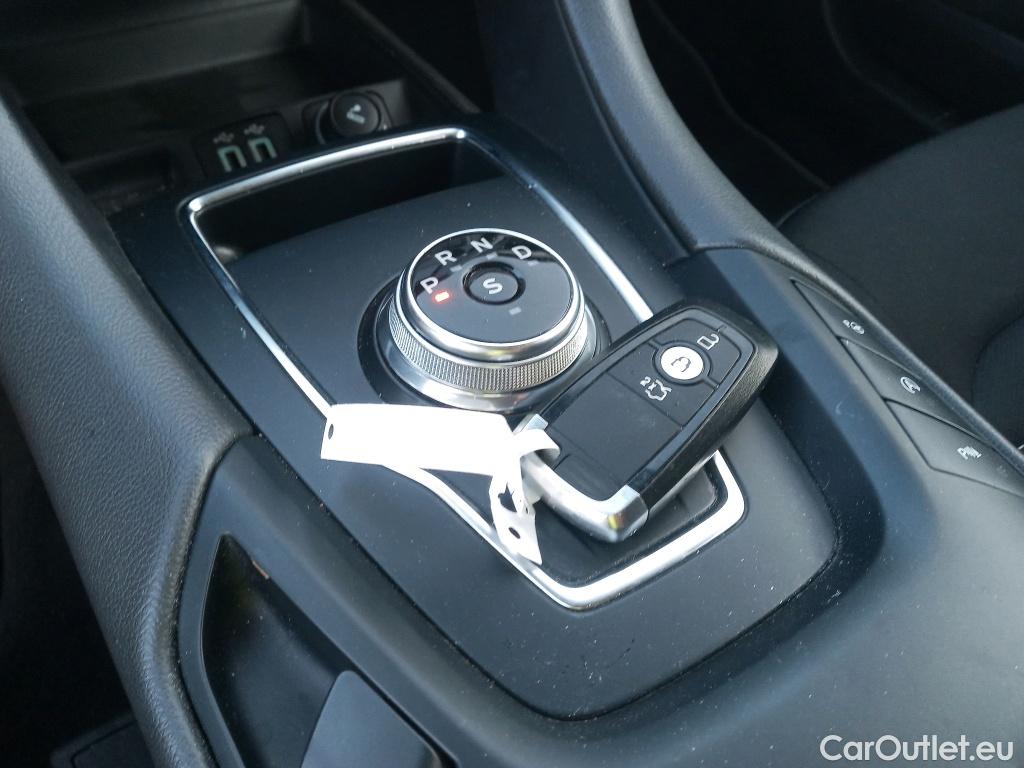  Ford  Mondeo FORD  / 2014 / 5P / berlina con portón 2.0 TDCi 110kW (150CV) Trend PowerShift #1