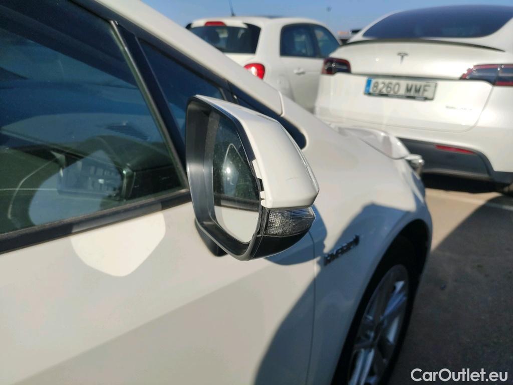  Toyota  Corolla TOYOTA  / 2019 / 5P / berlina con portón 1.8 125H BUSINESS PLUS E-CVT #1