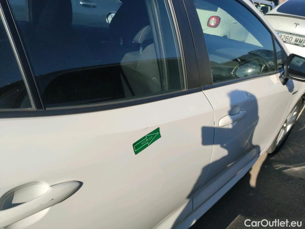 Toyota  Corolla TOYOTA  / 2019 / 5P / berlina con portón 1.8 125H BUSINESS PLUS E-CVT #24